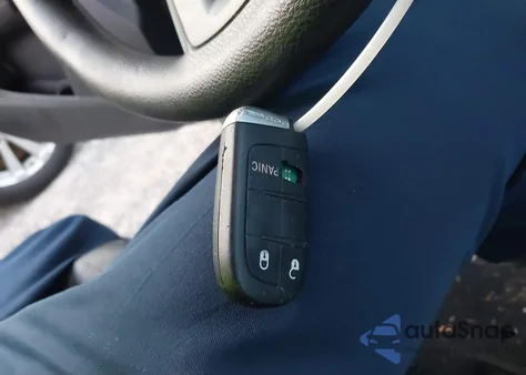 2013 Dodge Journey Sxt z USA, uszkodzony, nr VIN 3C4PDCBB5DT556817